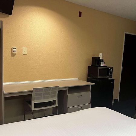 Microtel Inn & Suites By Wyndham Houston/Webster/Nasa/Clearlake Nassau Bay Экстерьер фото