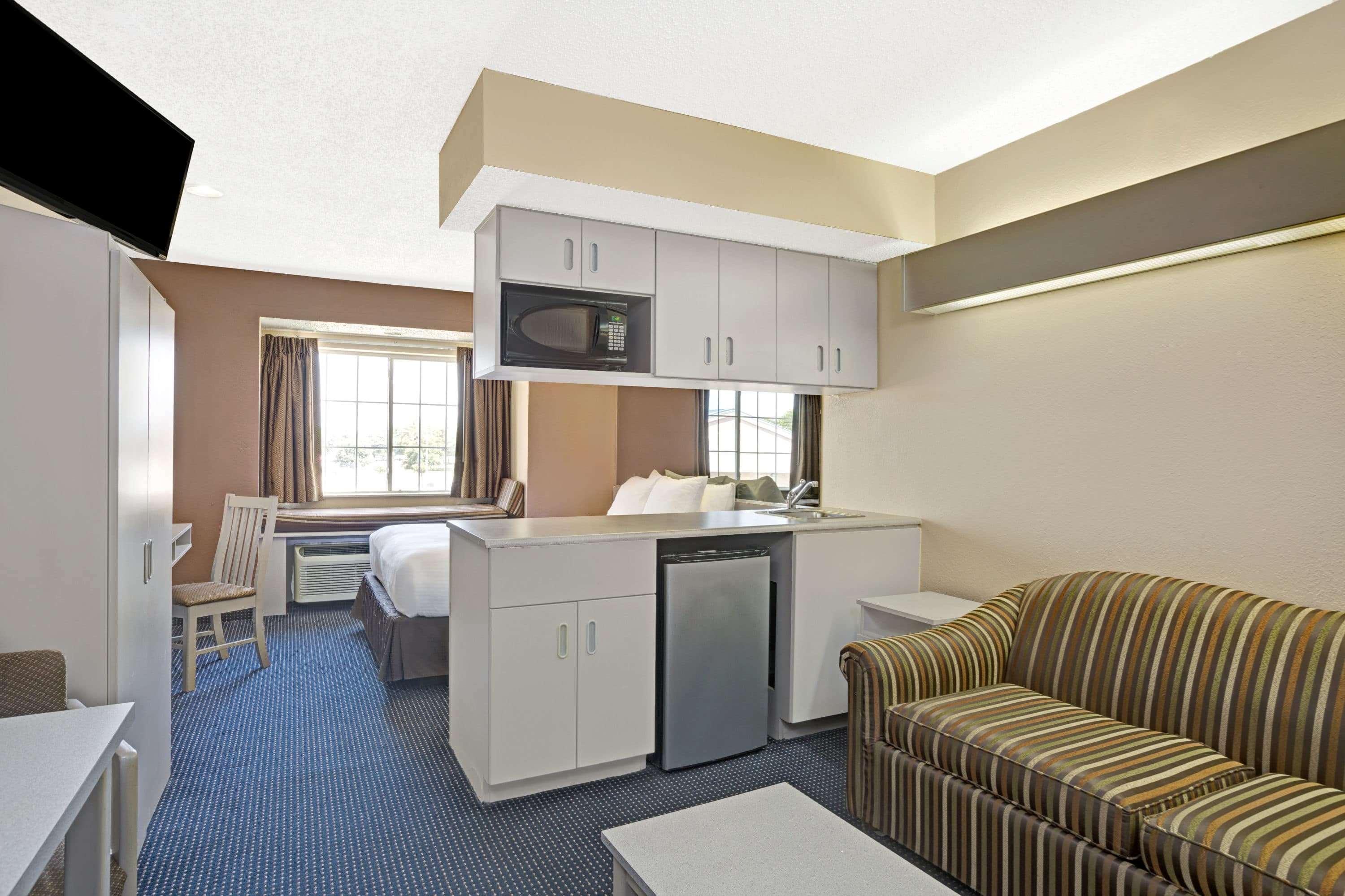 Microtel Inn & Suites By Wyndham Houston/Webster/Nasa/Clearlake Nassau Bay Экстерьер фото