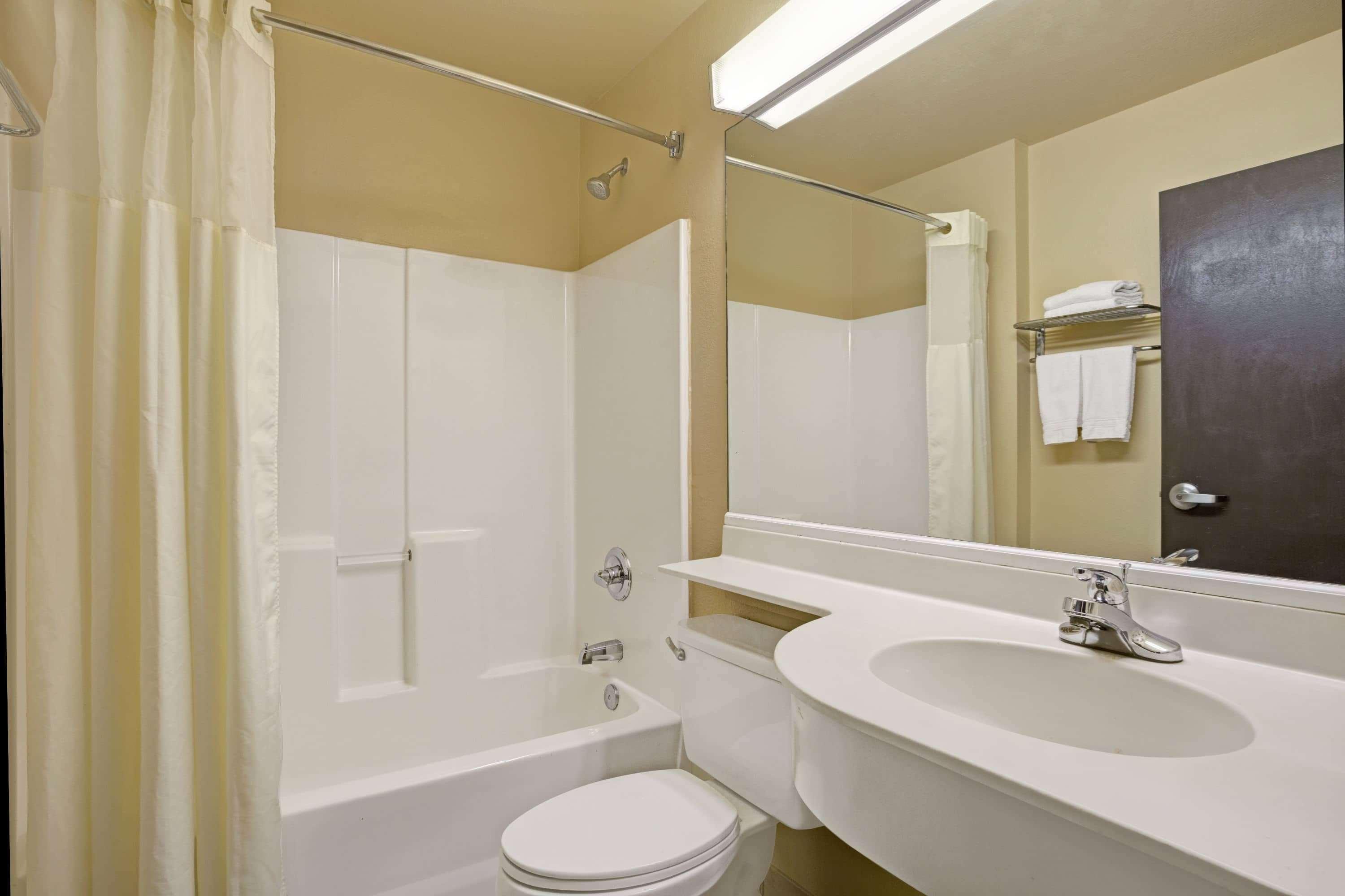 Microtel Inn & Suites By Wyndham Houston/Webster/Nasa/Clearlake Nassau Bay Экстерьер фото