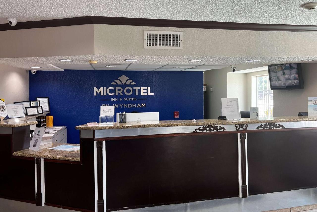 Microtel Inn & Suites By Wyndham Houston/Webster/Nasa/Clearlake Nassau Bay Экстерьер фото