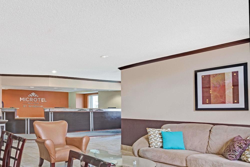 Microtel Inn & Suites By Wyndham Houston/Webster/Nasa/Clearlake Nassau Bay Экстерьер фото